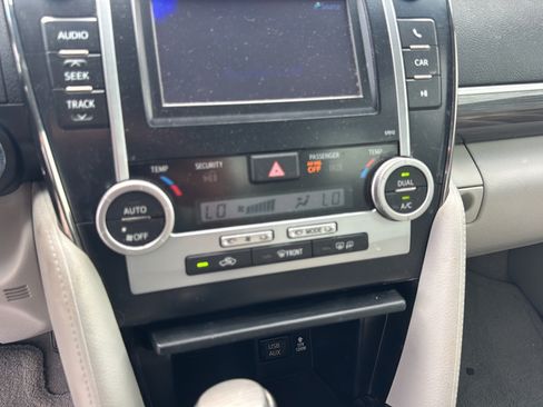 Used 2012 Toyota Camry XLE FWD image 28