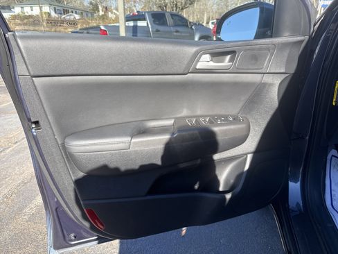 Used 2020 Kia Sportage S image 11