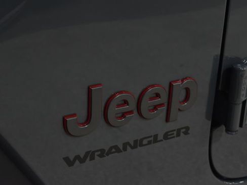 Used 2024 Jeep Wrangler Unlimited Rubicon w/ Convenience Group AWD/4WD image 35
