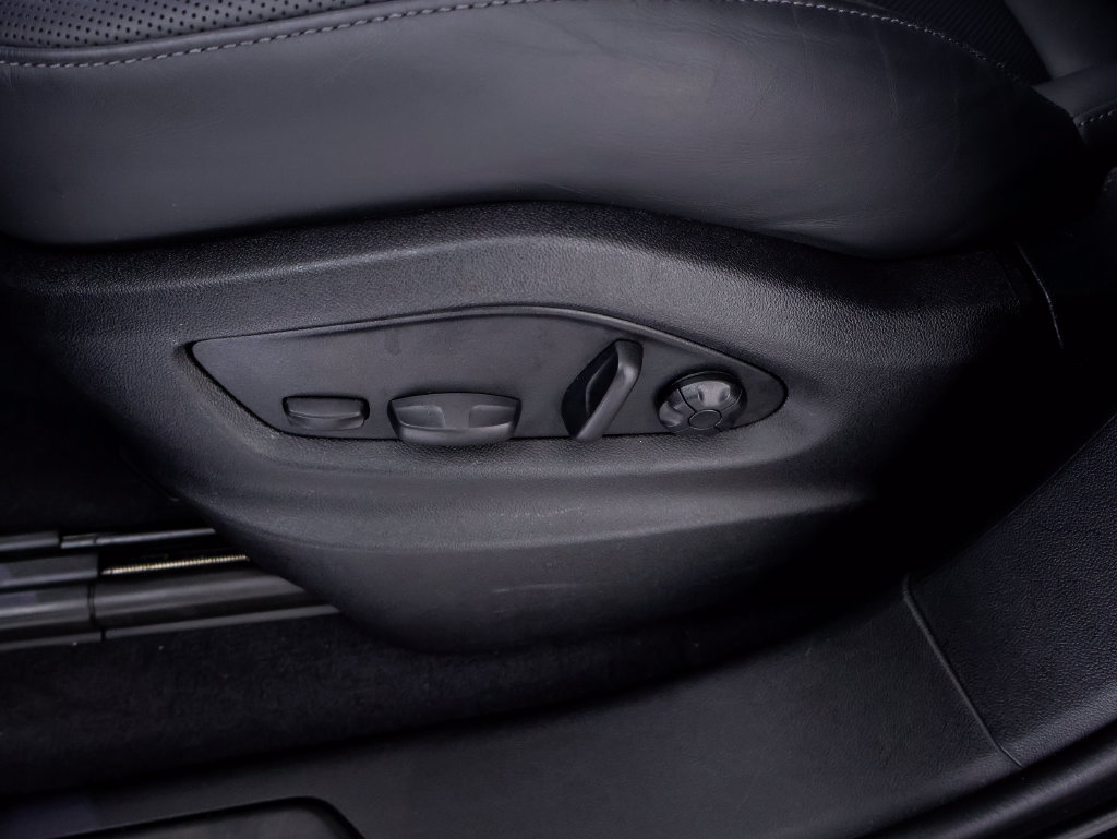 Certified 2026 Porsche Cayenne S AWD/4WD image 10