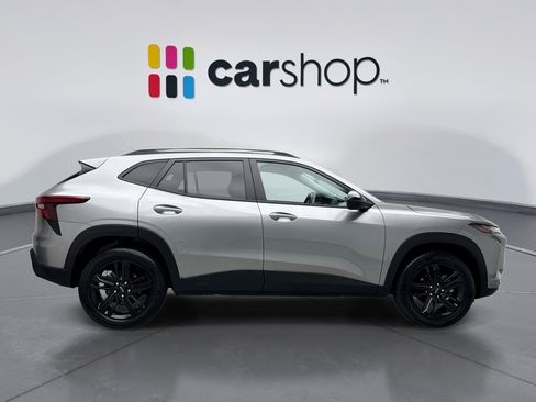 Used 2024 Chevrolet Trax ACTIV w/ Sunroof Package FWD image 6