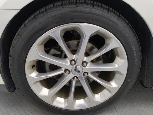 Used 2014 Ford Taurus Limited w/ Equipment Group 301A FWD image 31