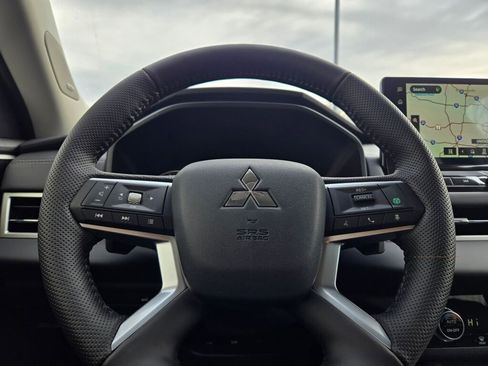 New 2026 Mitsubishi Outlander SE image 28