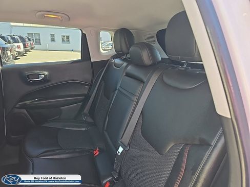 Used 2019 Jeep Compass Trailhawk AWD/4WD image 37