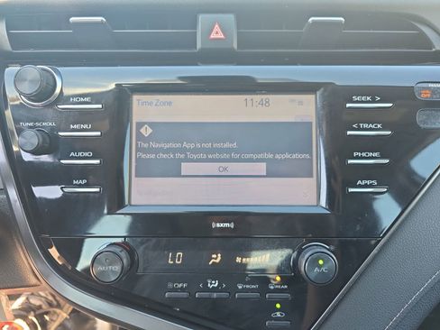 Used 2020 Toyota Camry SE FWD image 25