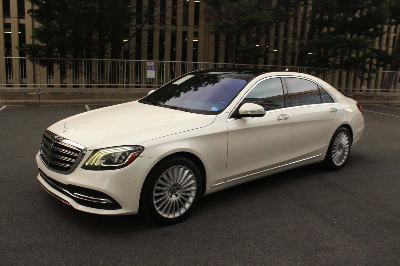 Used 2020 Mercedes-Benz S 560 Sedan w/ Premium Package image 13