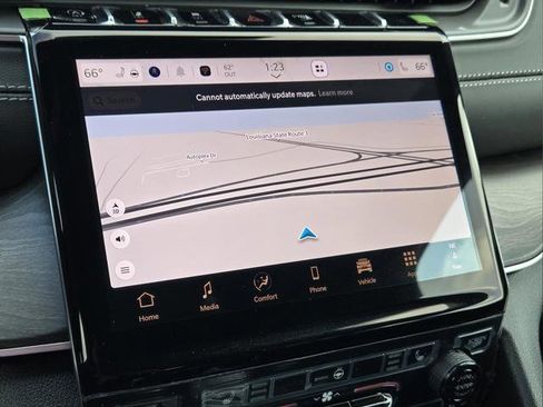 New 2025 Jeep Grand Cherokee Limited AWD/4WD image 12