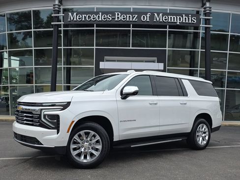 Used 2025 Chevrolet Suburban Premier RWD image 1