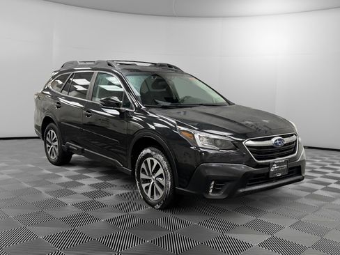 Used 2020 Subaru Outback Premium image 7