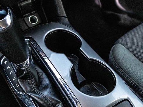 Used 2017 Chevrolet Cruze LT image 21