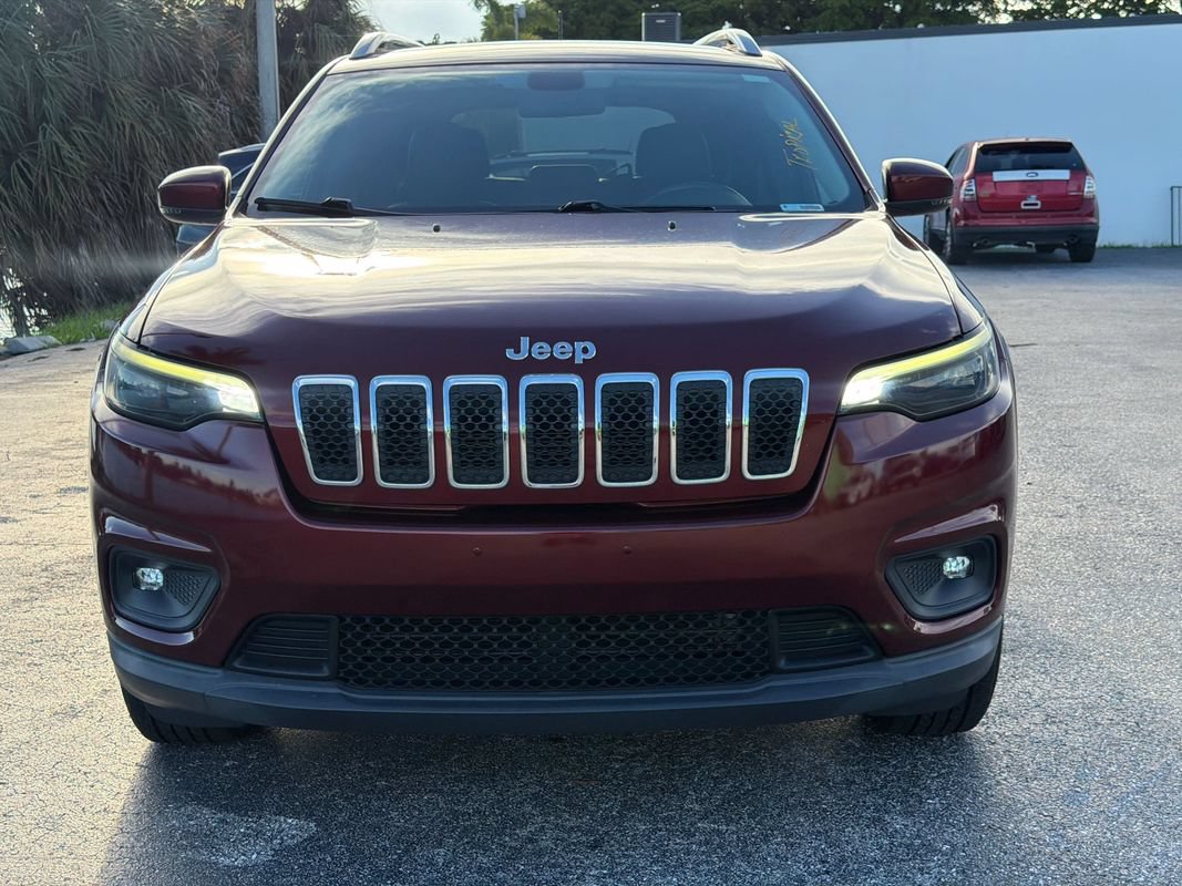 Used 2019 Jeep Cherokee Latitude Plus w/ Cold Weather Group AWD/4WD image 8