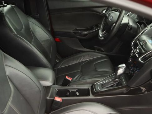 Used 2017 Ford Focus Titanium FWD image 46