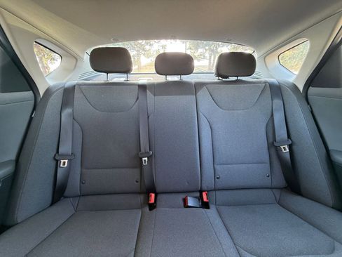 Used 2025 Kia K4 LXS image 35