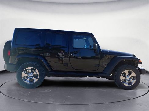 Used 2018 Jeep Wrangler Unlimited Sahara image 6
