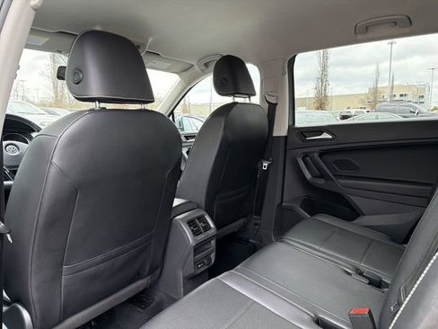 Used 2021 Volkswagen Tiguan SE image 13