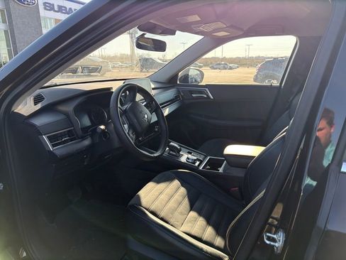 Used 2024 Mitsubishi Outlander SE image 13