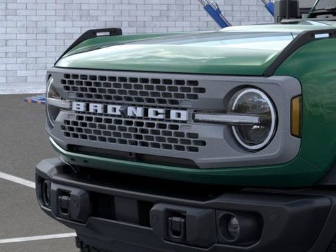 New 2025 Ford Bronco Badlands image 8