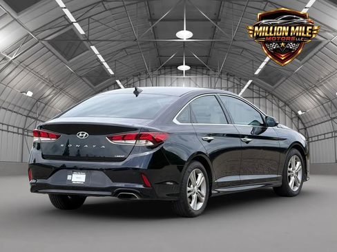 Used 2018 Hyundai Sonata Limited w/ Limited Ultimate Package 03 FWD image 9