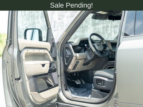 Certified 2025 Land Rover Defender 110 AWD/4WD image 10