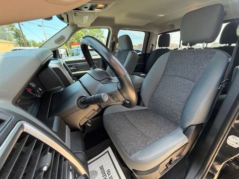 Used 2019 RAM 1500 Classic SLT w/ Black Appearance Group AWD/4WD image 12