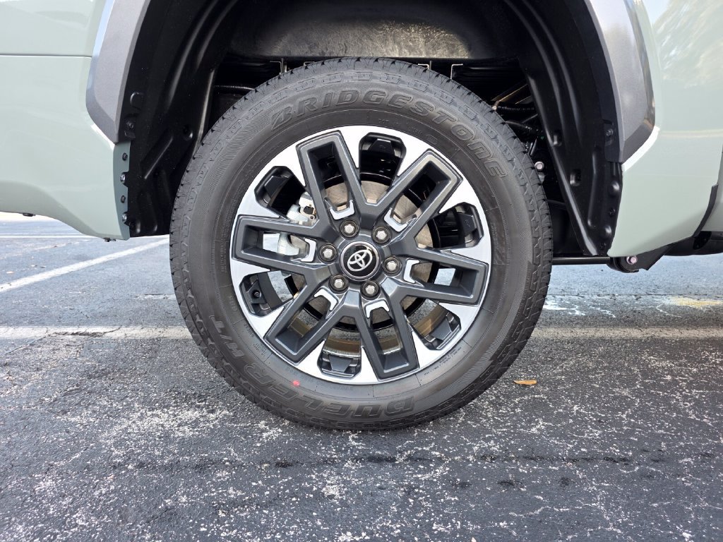 New 2026 Toyota Tundra Limited AWD/4WD image 19