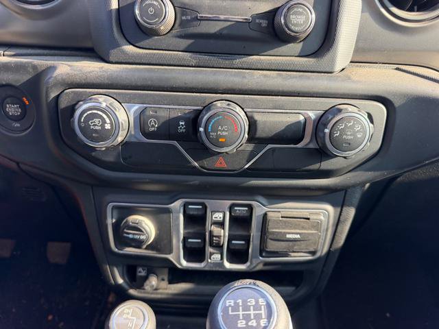 Used 2018 Jeep Wrangler Unlimited Sport S AWD/4WD image 13