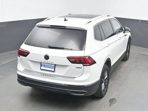 Used 2022 Volkswagen Tiguan SE AWD/4WD image 39