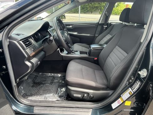 Used 2017 Toyota Camry LE FWD image 10