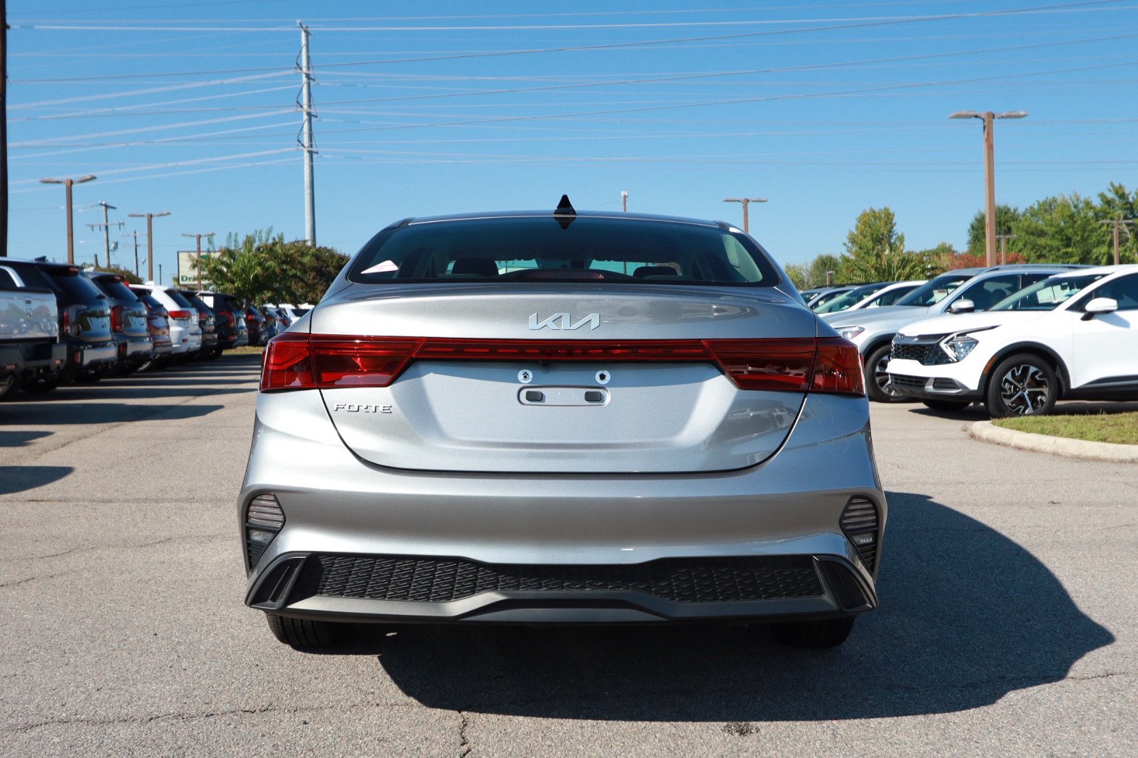 Used 2024 Kia Forte LXS FWD image 4