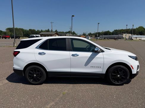 Used 2023 Chevrolet Equinox LT AWD/4WD image 2