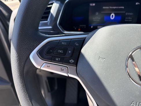 Used 2022 Volkswagen Tiguan S image 16