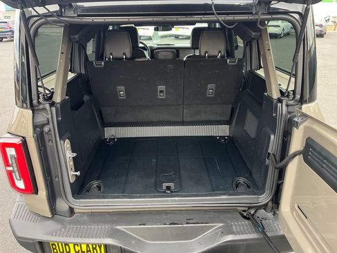 Used 2025 Ford Bronco Badlands image 19
