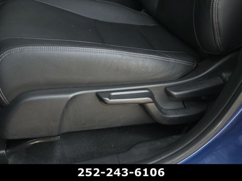 Used 2022 Honda HR-V EX-L image 11
