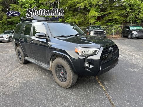 Used 2021 Toyota 4Runner Venture w/ Moonroof Package AWD/4WD image 1