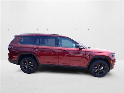 New 2025 Jeep Grand Cherokee L Limited w/ Black Appearance Package image 5