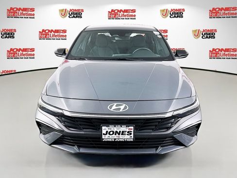 Certified 2025 Hyundai Elantra Sport FWD image 11