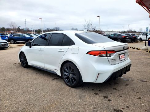 Used 2023 Toyota Corolla SE w/ SE Package AWD/4WD image 7