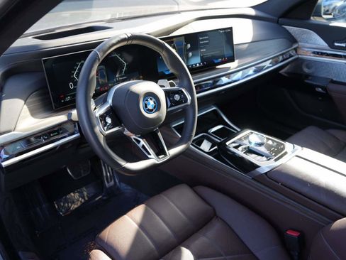 Used 2025 BMW 750e xDrive image 13