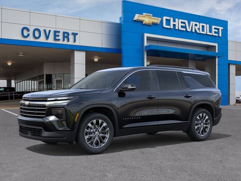 New 2026 Chevrolet Traverse LT w/ Sun and Wheel Package FWD image 2