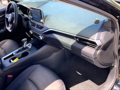 Used 2020 Nissan Altima 2.5 S FWD image 18