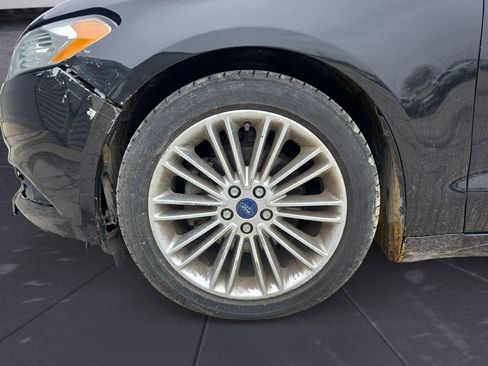 Used 2015 Ford Fusion SE w/ Equipment Group 202A image 14