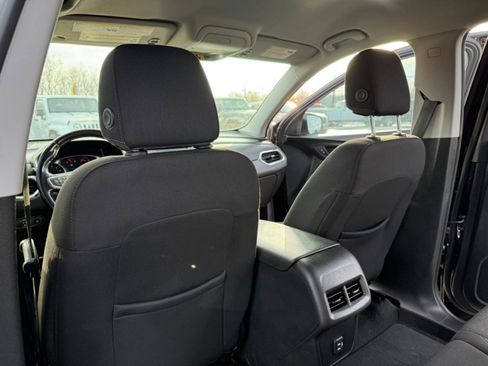 Used 2020 Chevrolet Equinox LT w/ Driver Convenience Package image 18