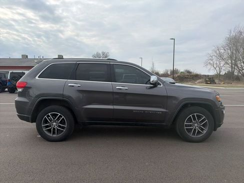Used 2018 Jeep Grand Cherokee Limited image 6