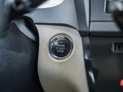 Used 2020 Toyota Sienna XLE image 27