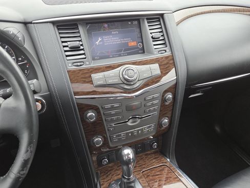 Used 2018 Nissan Armada Platinum image 31