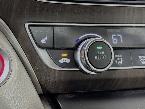 Certified 2018 Honda Accord EX image 19