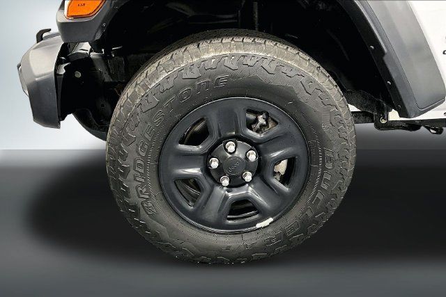Used 2025 Jeep Gladiator Sport AWD/4WD image 29