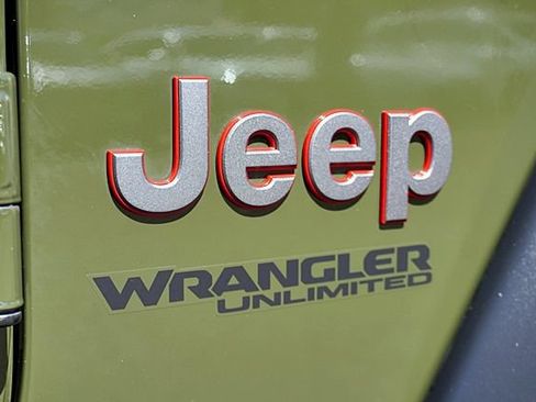 Used 2022 Jeep Wrangler Unlimited Rubicon w/ LED Lighting Group AWD/4WD image 11