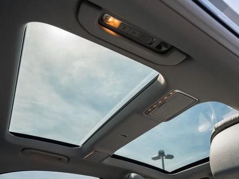 Used 2015 Mercedes-Benz S 550 4MATIC Sedan image 31