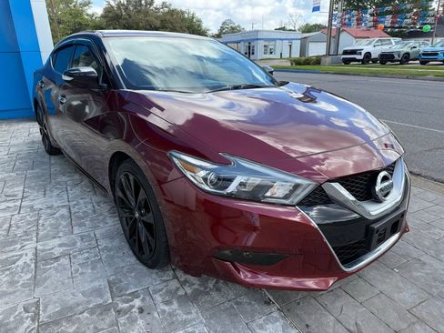 Used 2017 Nissan Maxima SR w/ Midnight Edition image 4
